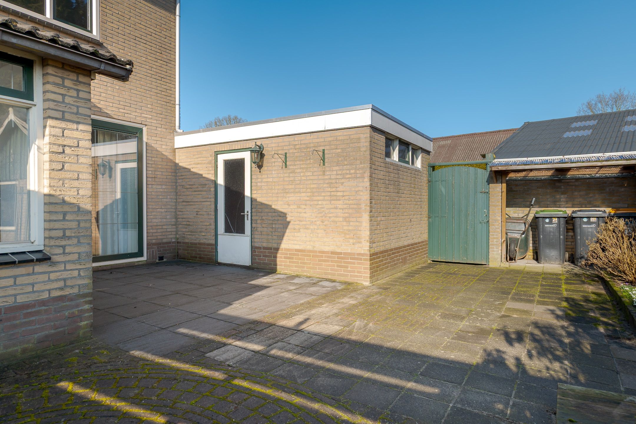 Photo 48 of Lieving 17-A