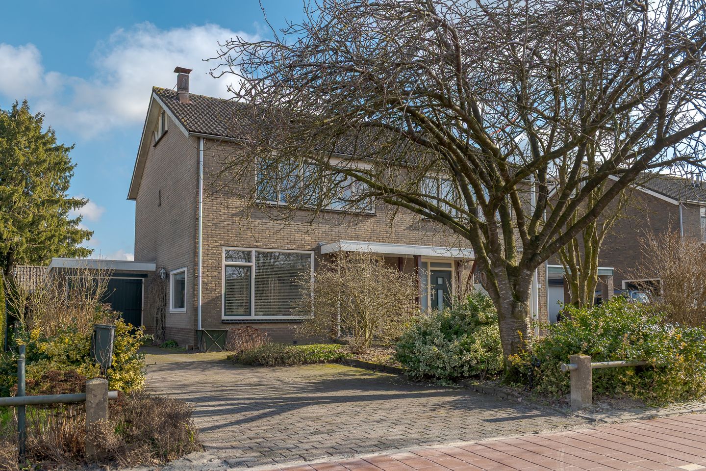 Photo 55 of Lieving 17-A