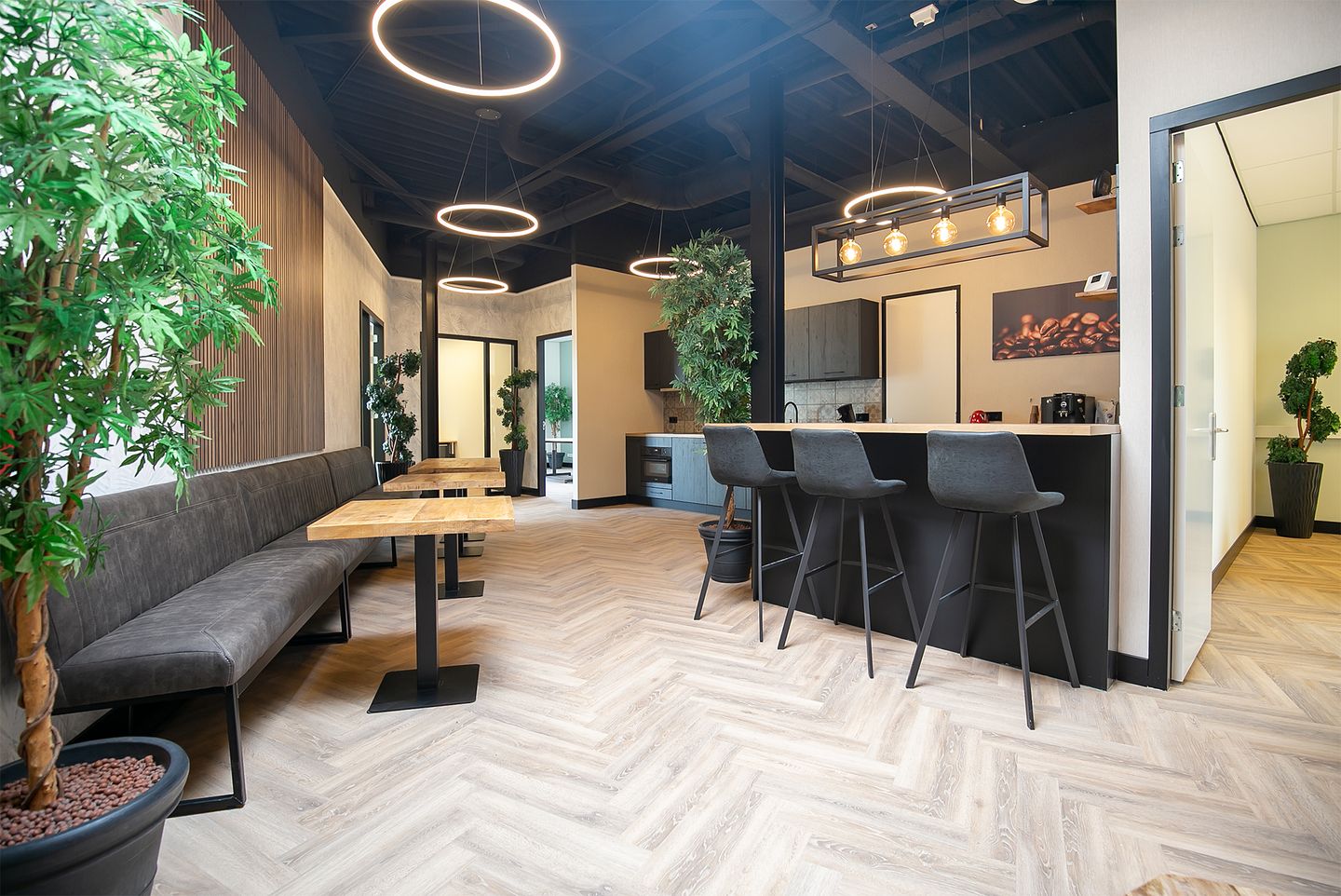 Bekijk foto 1 van Ambachtshof 38