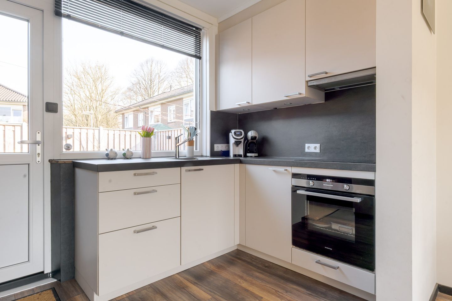 Photo 10 of Heinsiusstraat 26