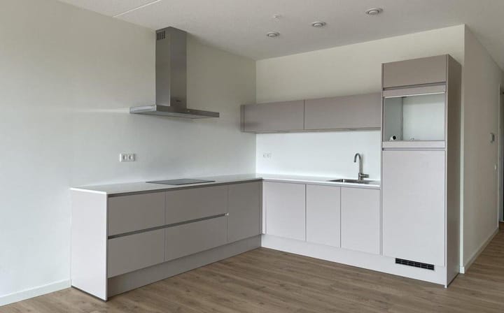 Photo 4 of Madridstraat 252