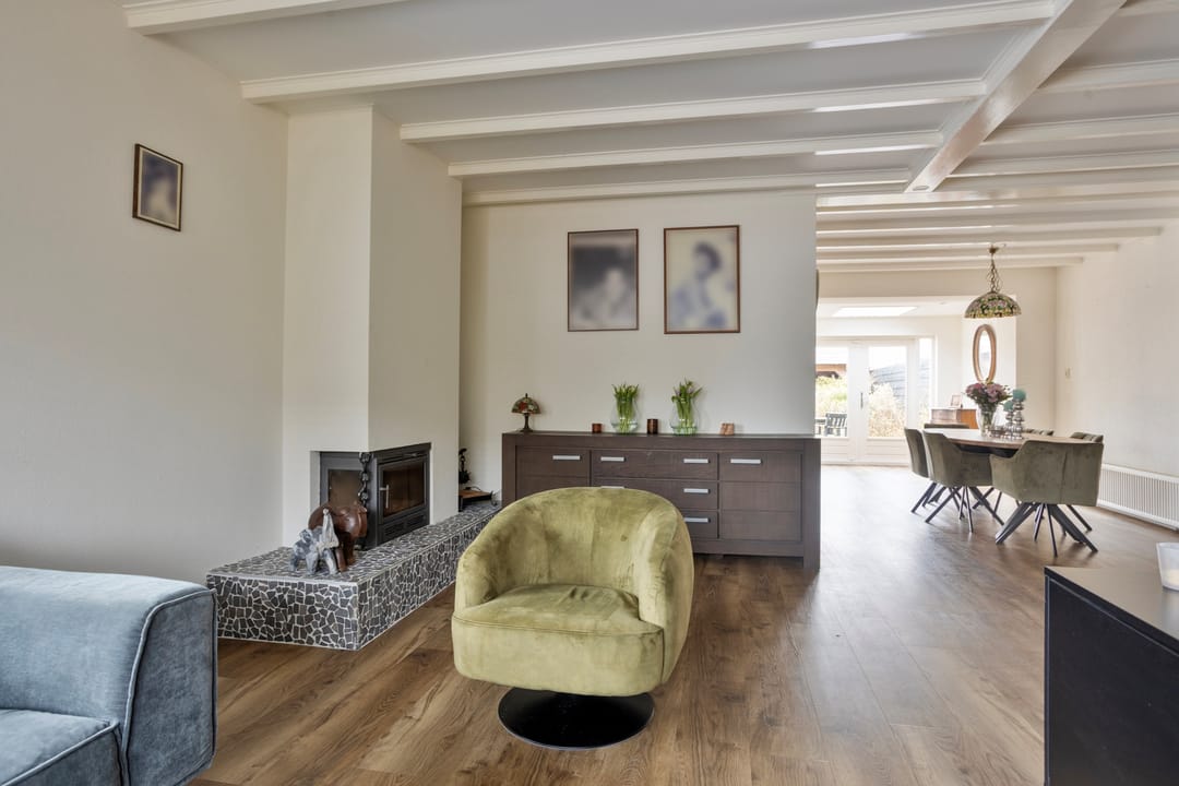 Spacious semi-detached home with living kitchen and veranda — 13