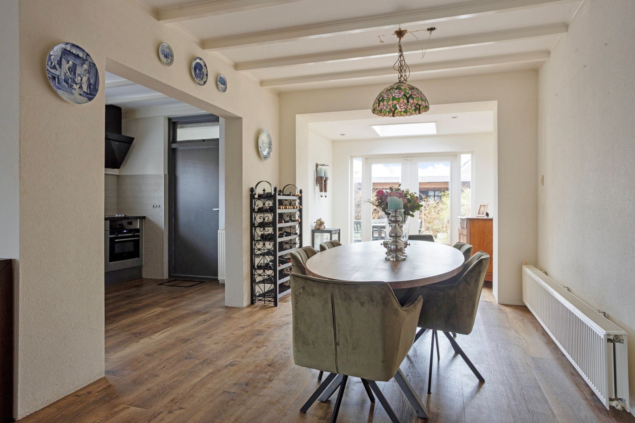Spacious semi-detached home with living kitchen and veranda — 15