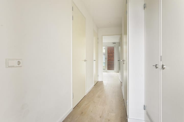 Foto 2 van Karel Appelhof 98