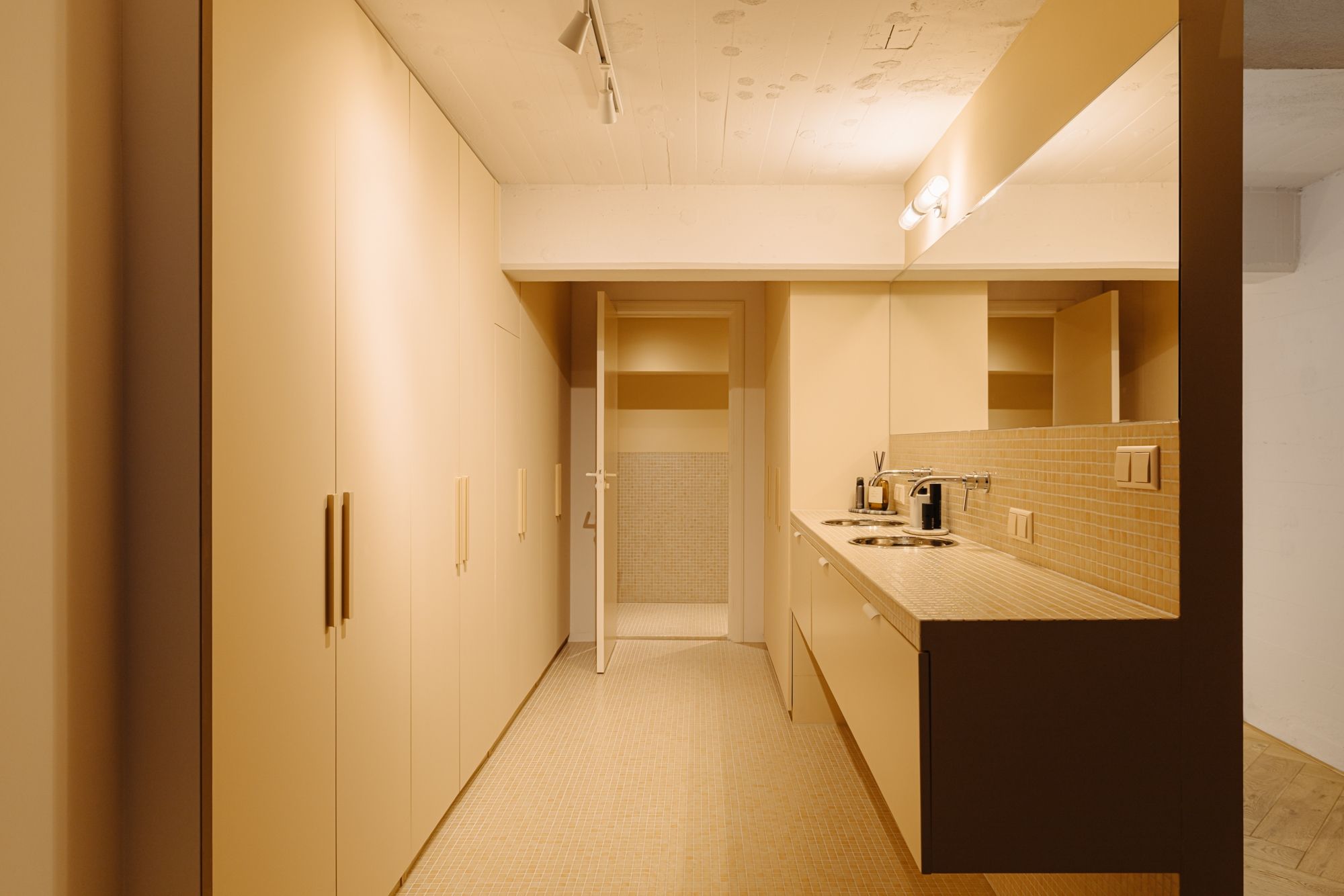 Photo 33 of Pieter de Hoochstraat 42-A