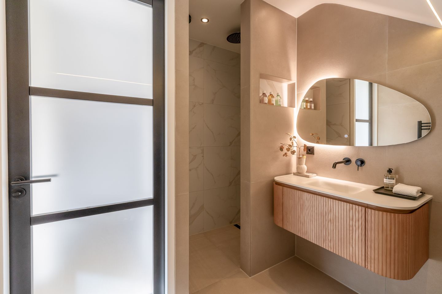 Foto 4 van Nieuwe Binnenweg 287-B02