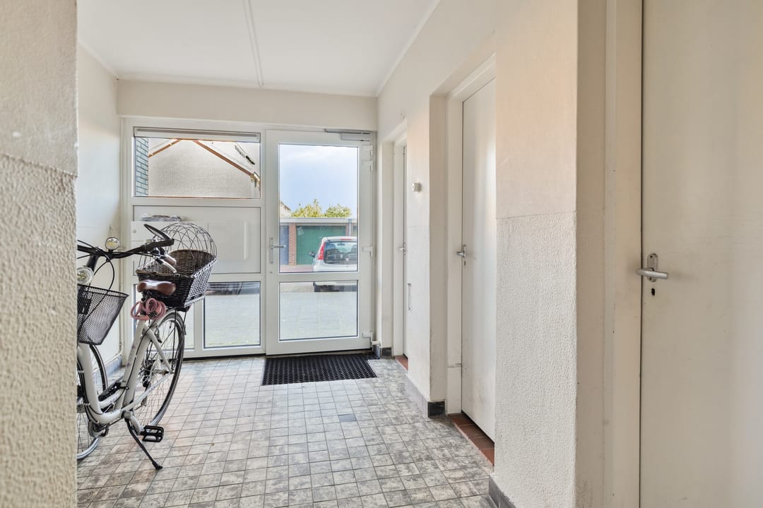 Photo 8 of Raafstraat 22