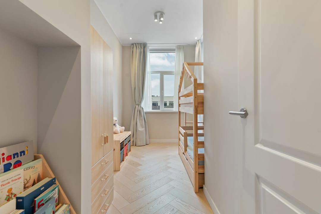 Photo 23 of Esdoornstraat 40