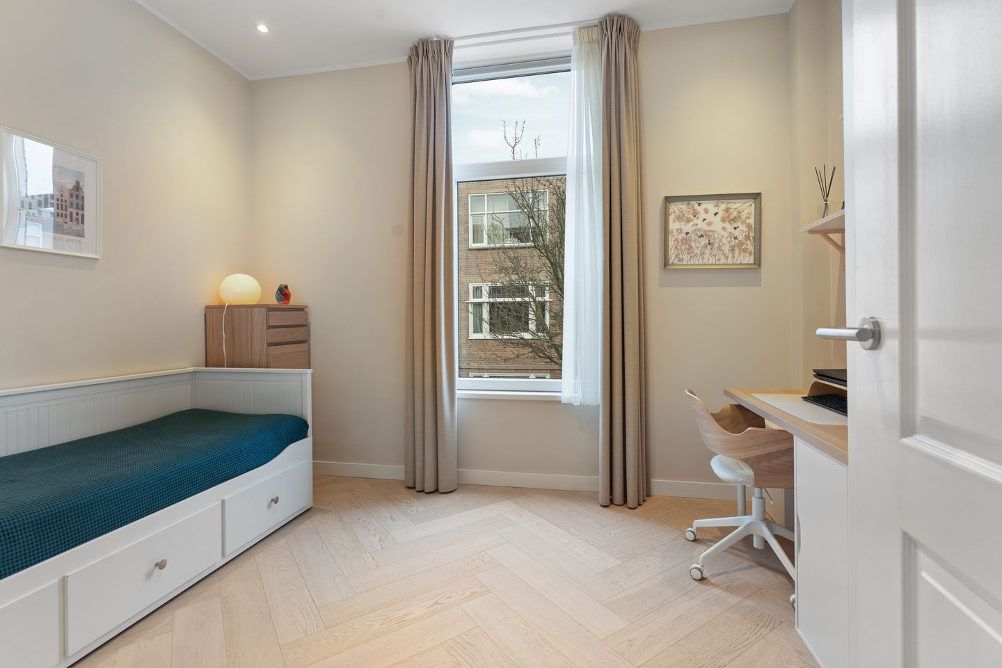 Photo 25 of Esdoornstraat 40