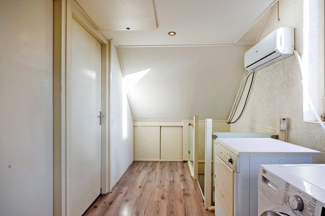 Photo 32 of Hollandia 167