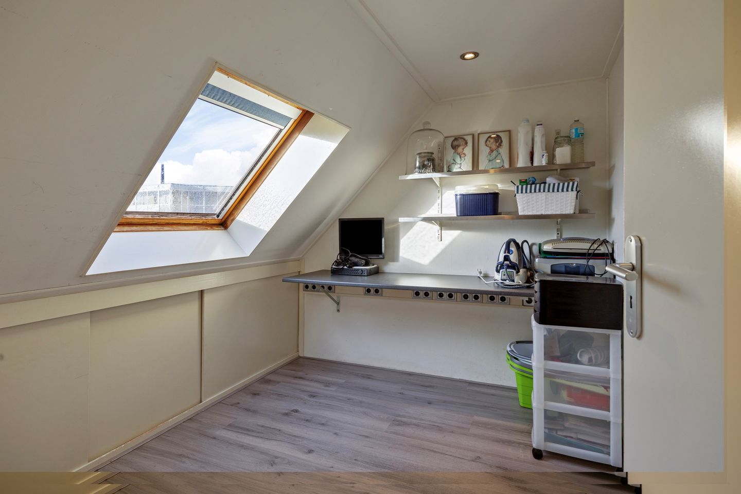 Photo 35 of Hollandia 167