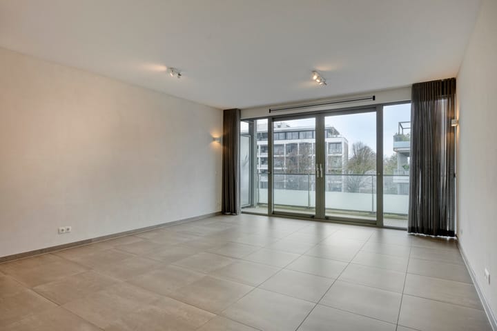 Photo 2 of Stratumsedijk 22-K