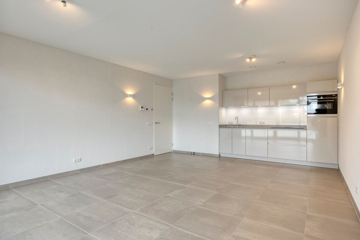 Photo 5 of Stratumsedijk 22-K