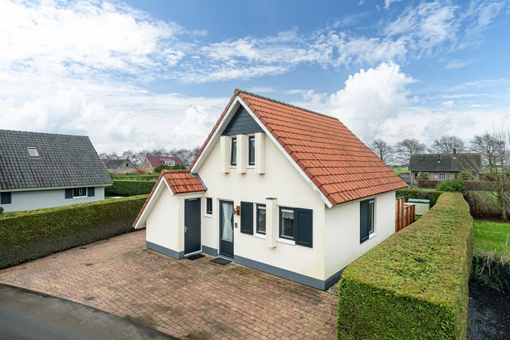 Photo 2 of Bargereed 19