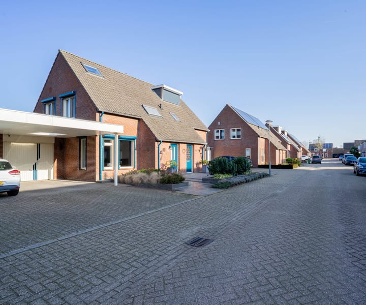 Photo 2 of Vicarieweg 40