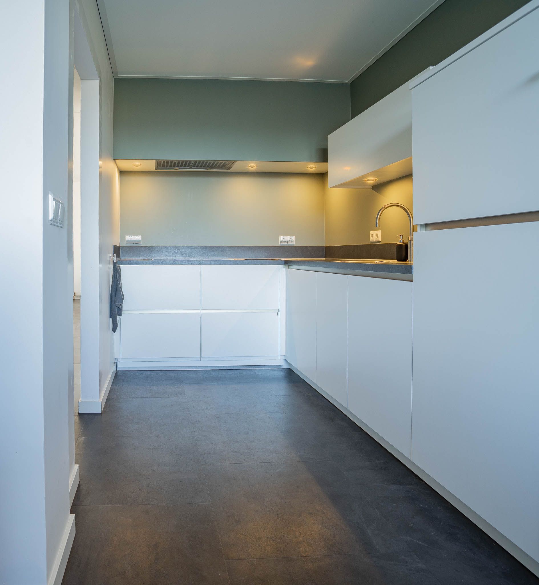 Photo 15 of Vicarieweg 40