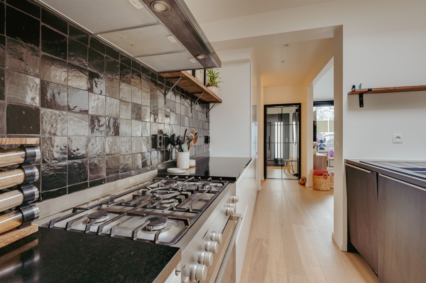 Photo 14 of Zuiddijkstraat 62