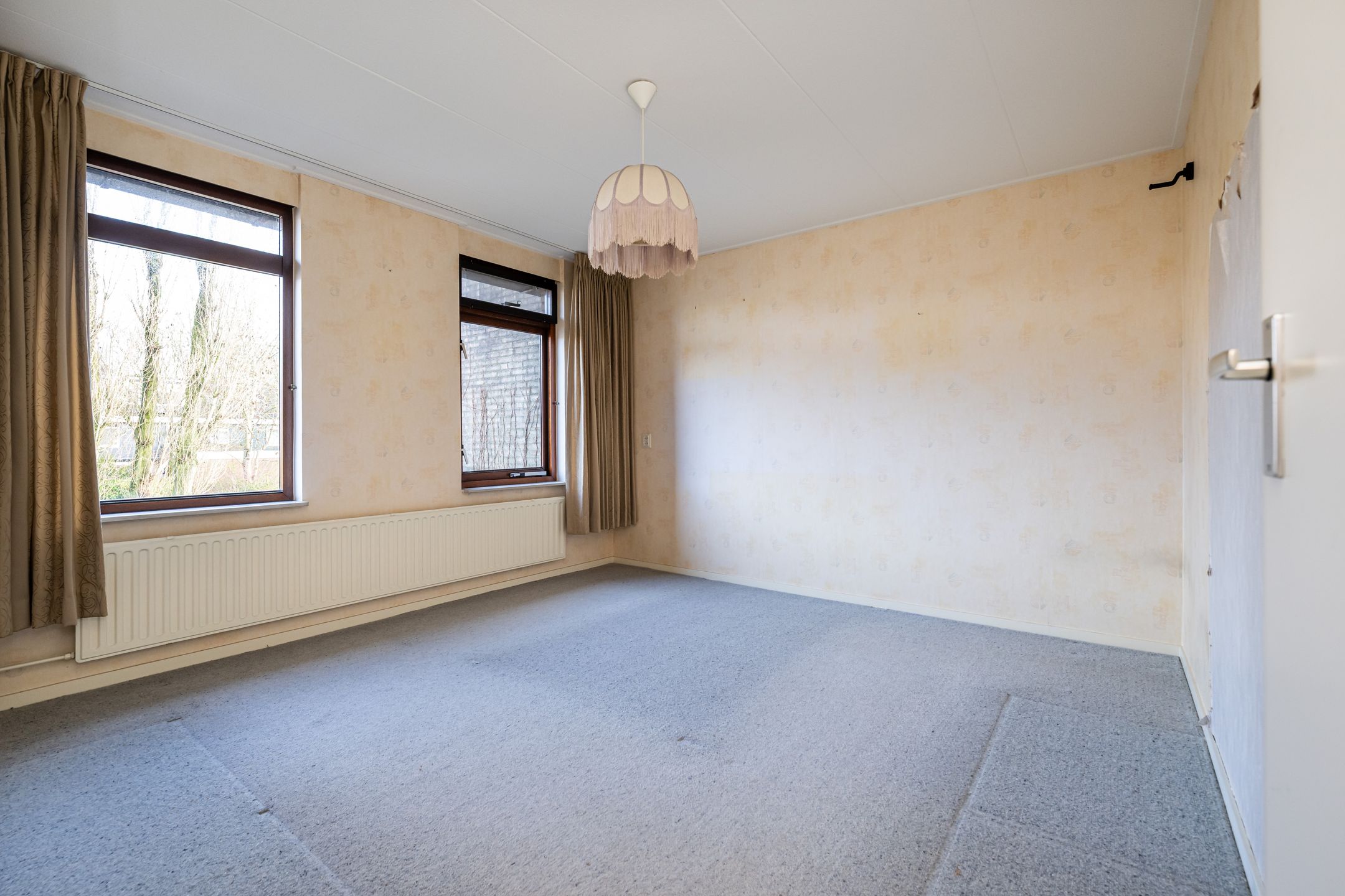 Spacious Starter Home with Potential in Sommelsdijk — 12
