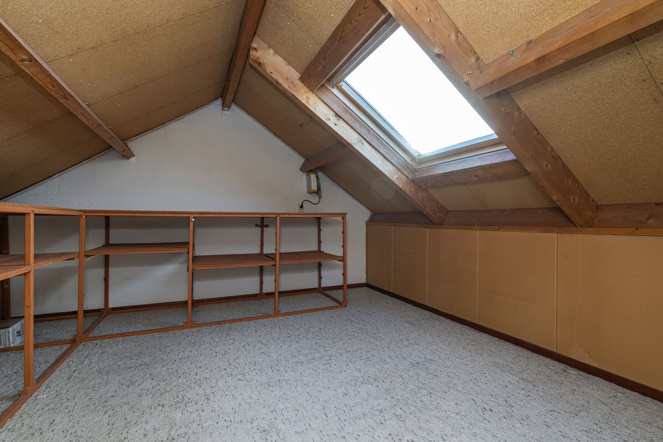 Spacious Starter Home with Potential in Sommelsdijk — 16