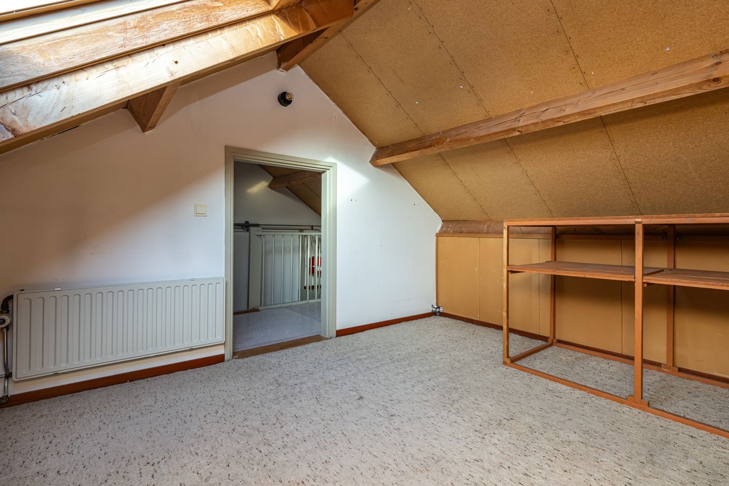 Spacious Starter Home with Potential in Sommelsdijk — 17