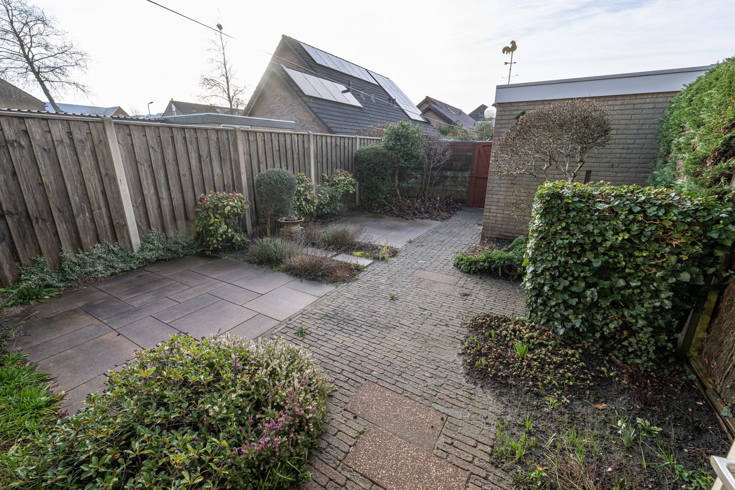 Spacious Starter Home with Potential in Sommelsdijk — 18