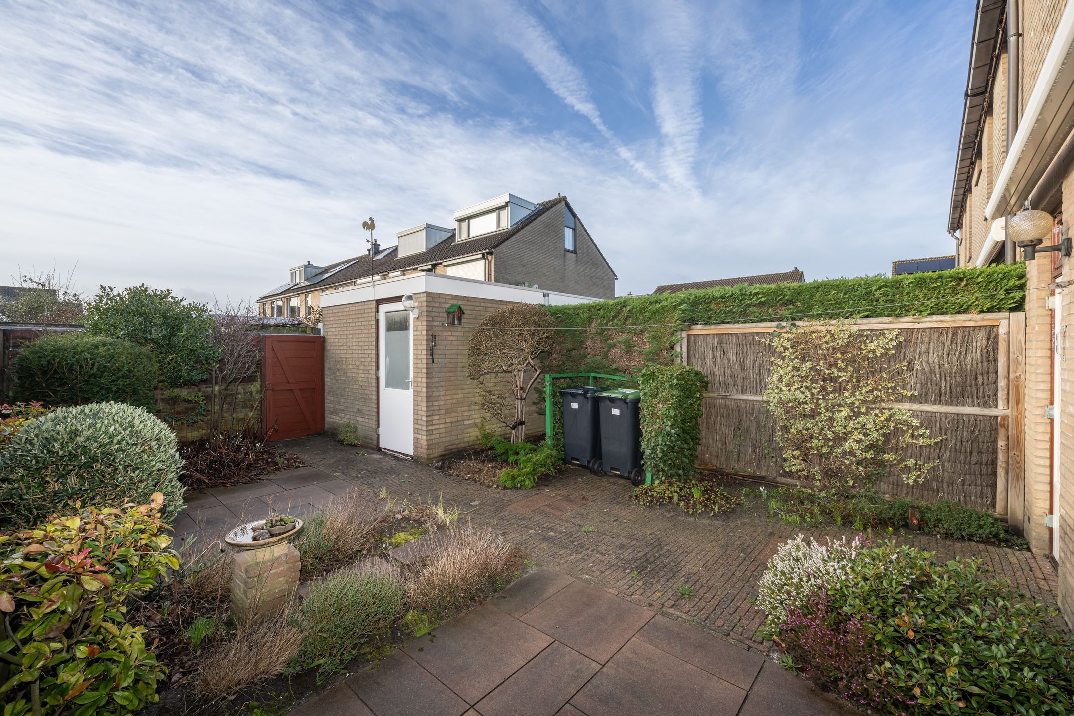 Spacious Starter Home with Potential in Sommelsdijk — 19