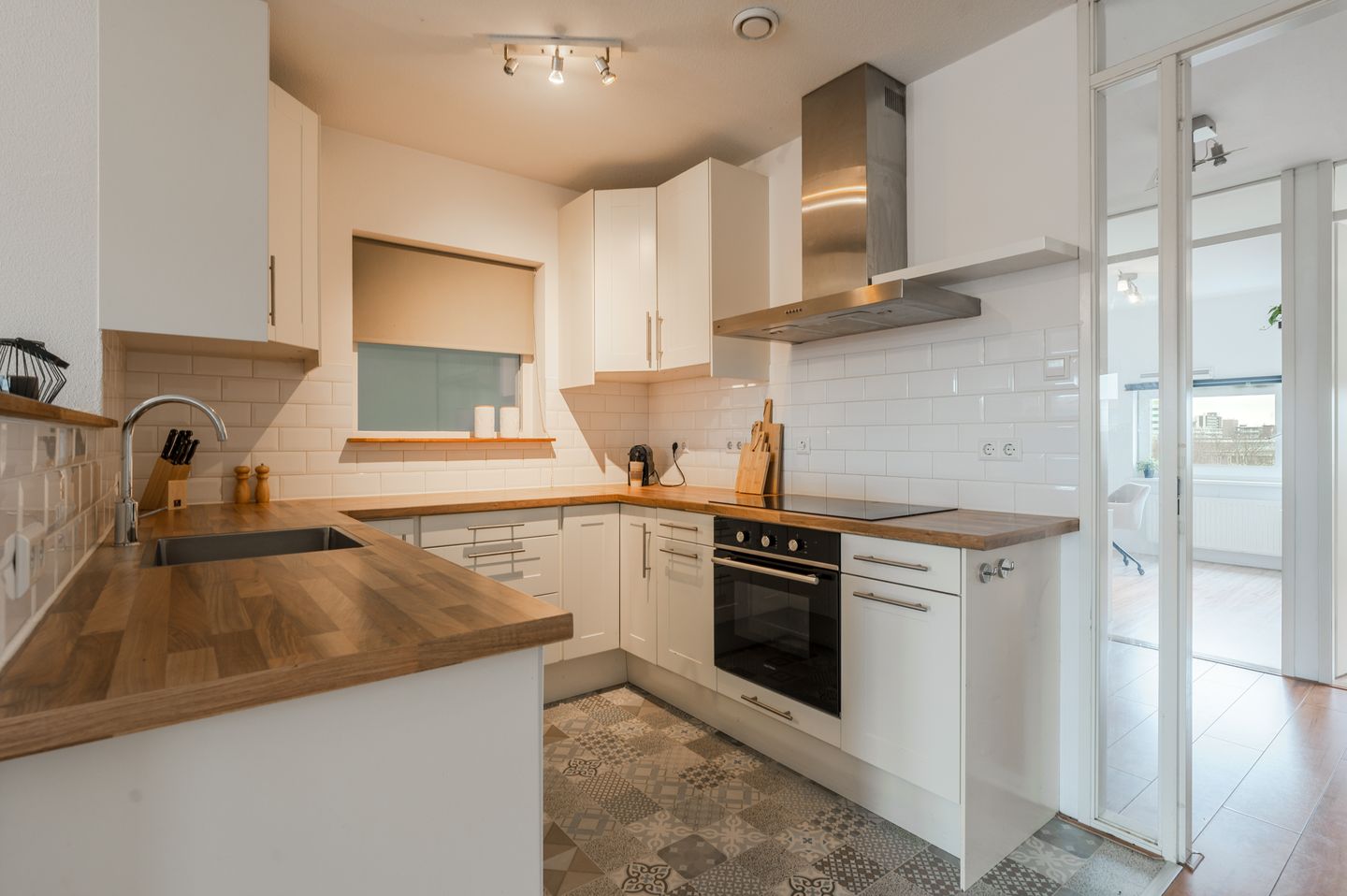 Photo 19 of Ottho Heldringstraat 27-R