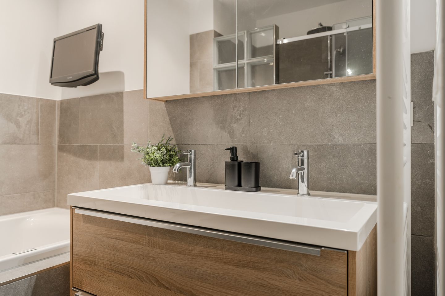 Photo 34 of Ottho Heldringstraat 27-R