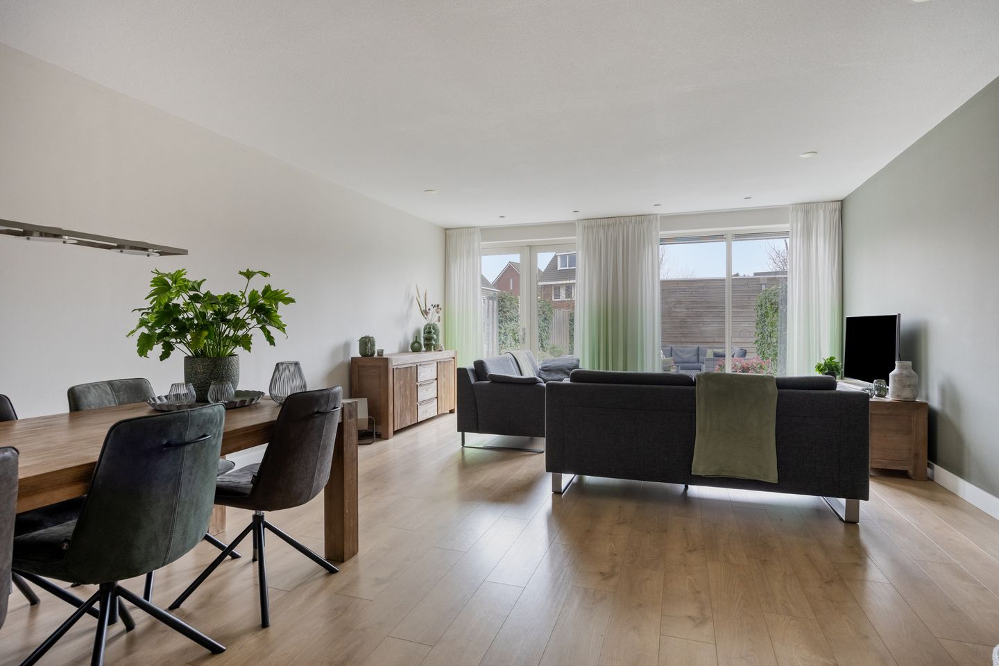 Photo 4 of Van Staverenstraat 33-A