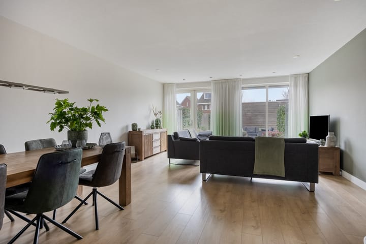 Photo 4 of Van Staverenstraat 33-A