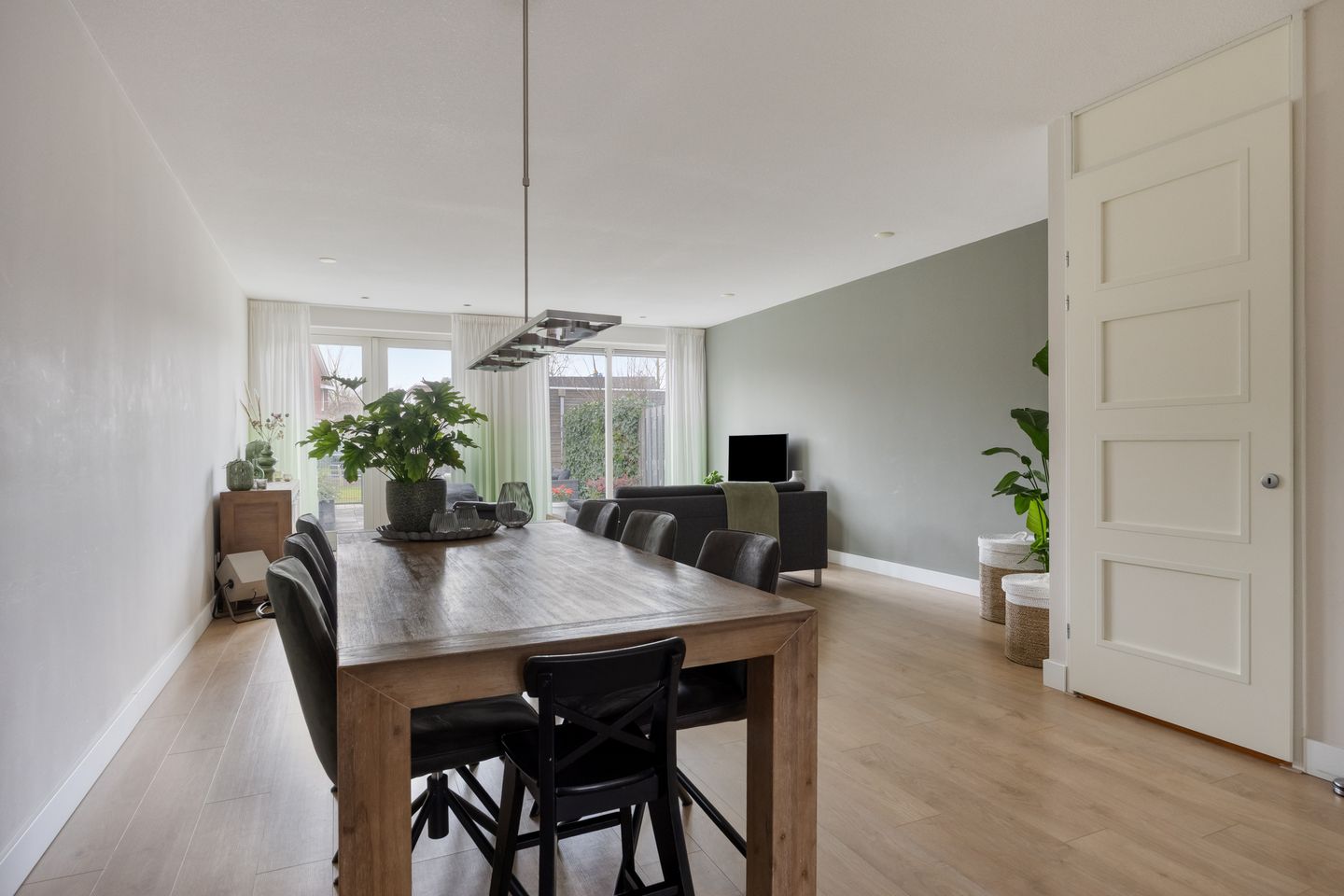 Photo 5 of Van Staverenstraat 33-A