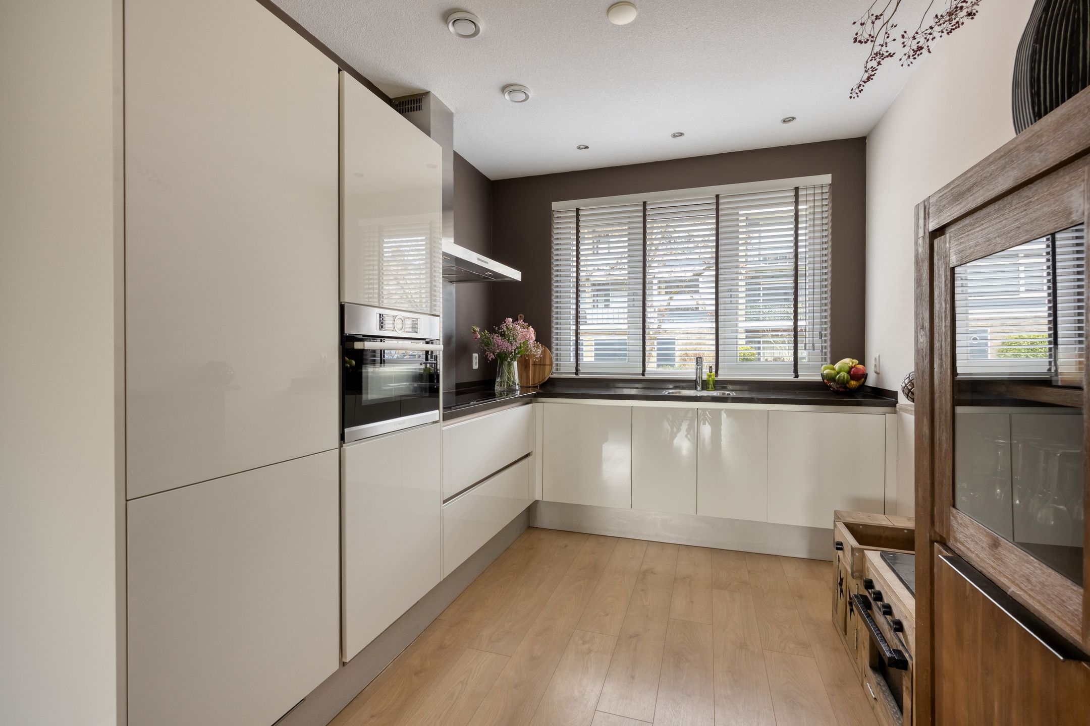 Photo 15 of Van Staverenstraat 33-A