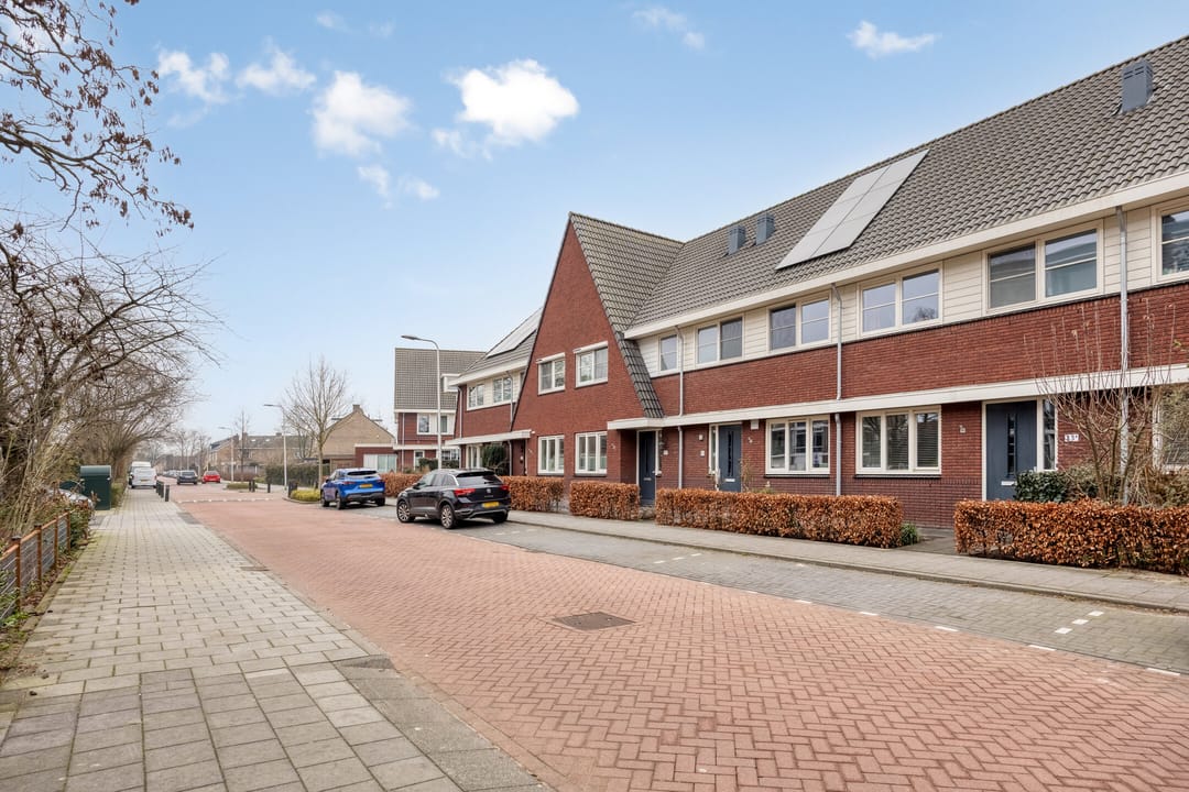 Photo 32 of Van Staverenstraat 33-A