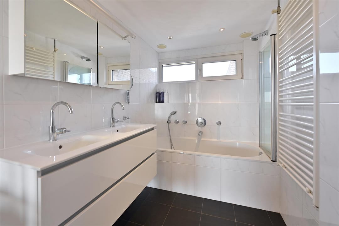 Photo 17 of Willibrorduslaan 57