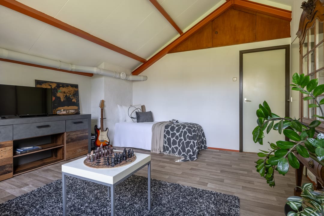 Charming terraced house on private land near the train station — 26