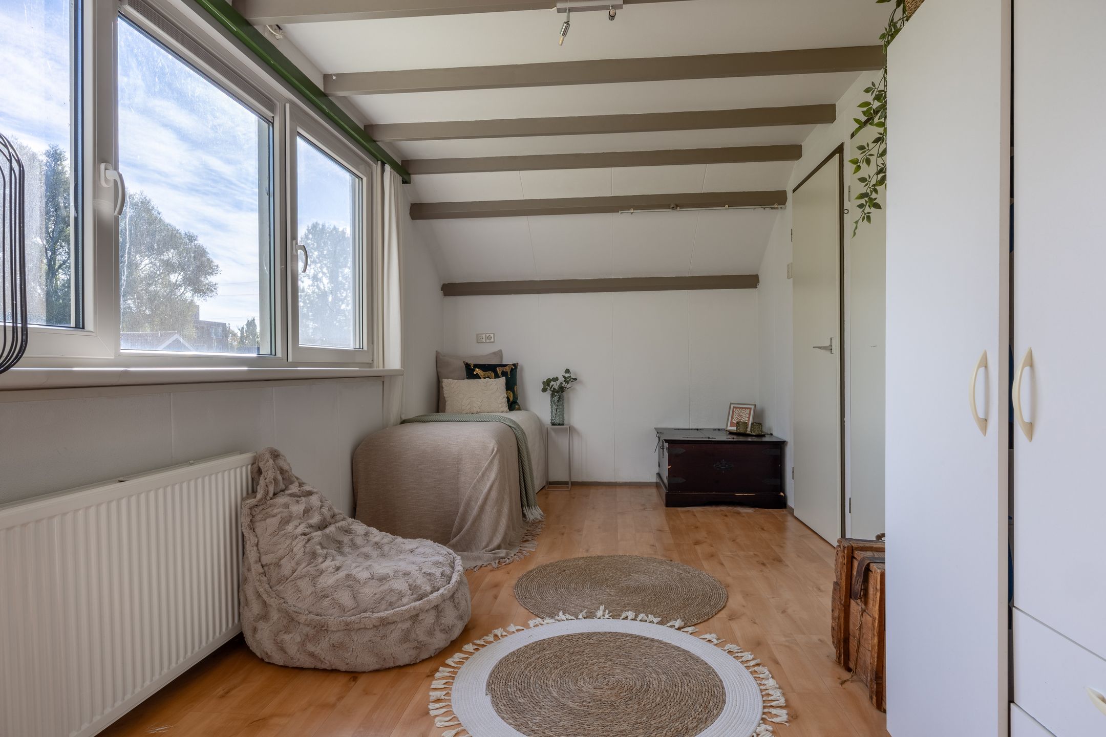 Charming terraced house on private land near the train station — 27