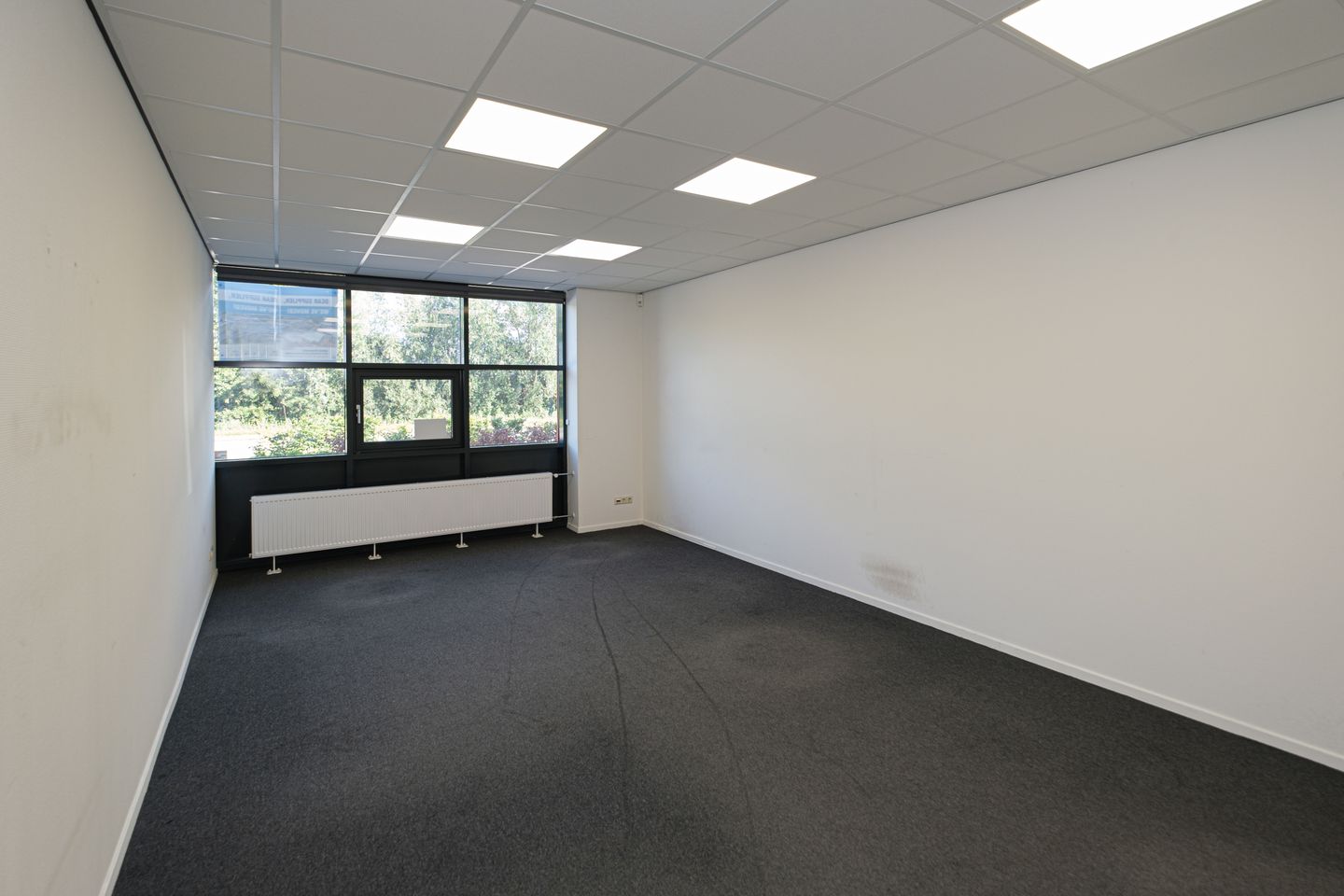 Bekijk foto 2 van Euroweg 9