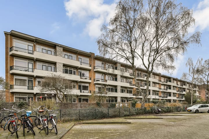 Photo 2 of Vredenoordlaan 62-C