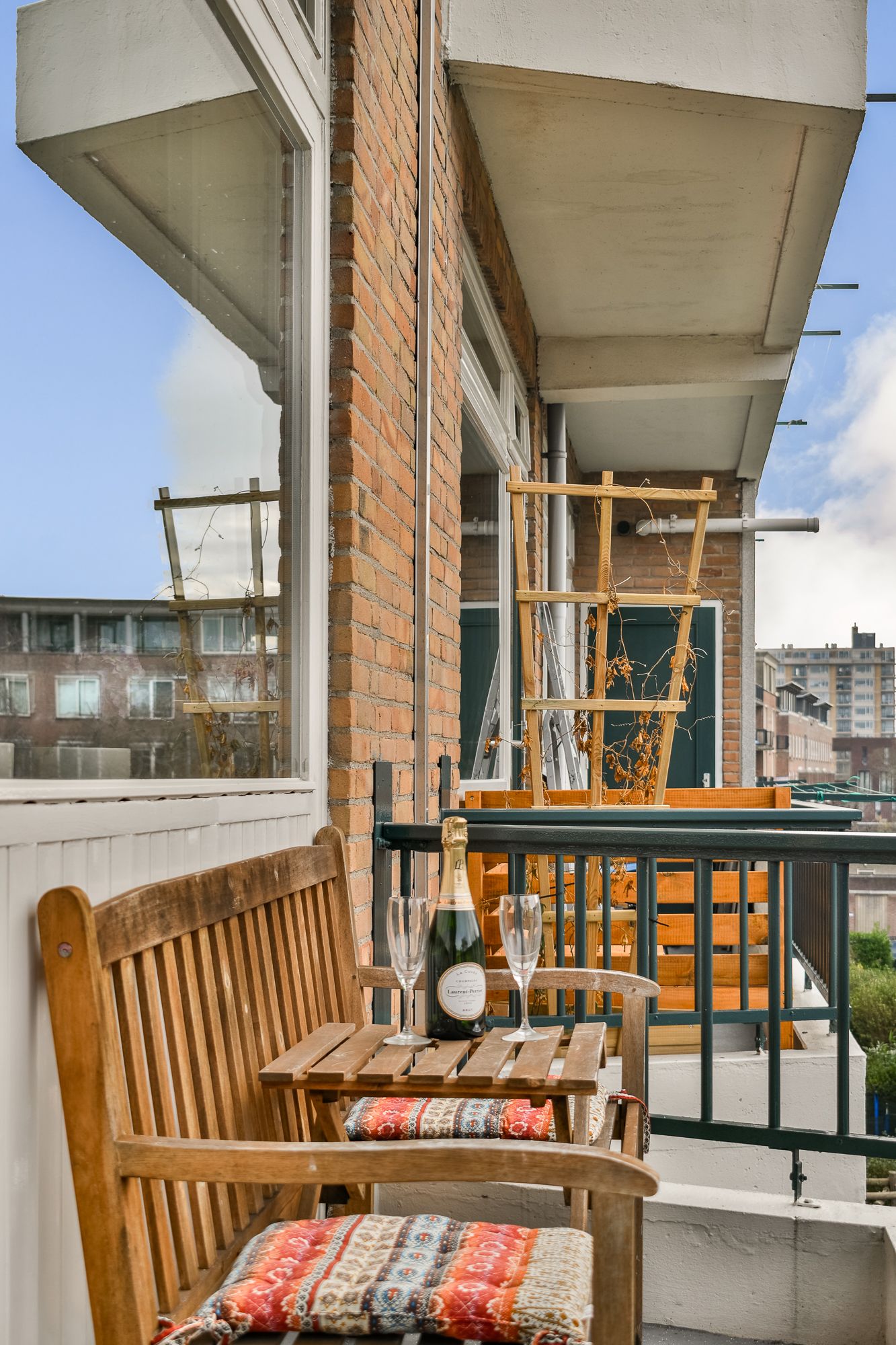 Bright Apartment with Sunny South-Facing Balcony in Kralingen — 20