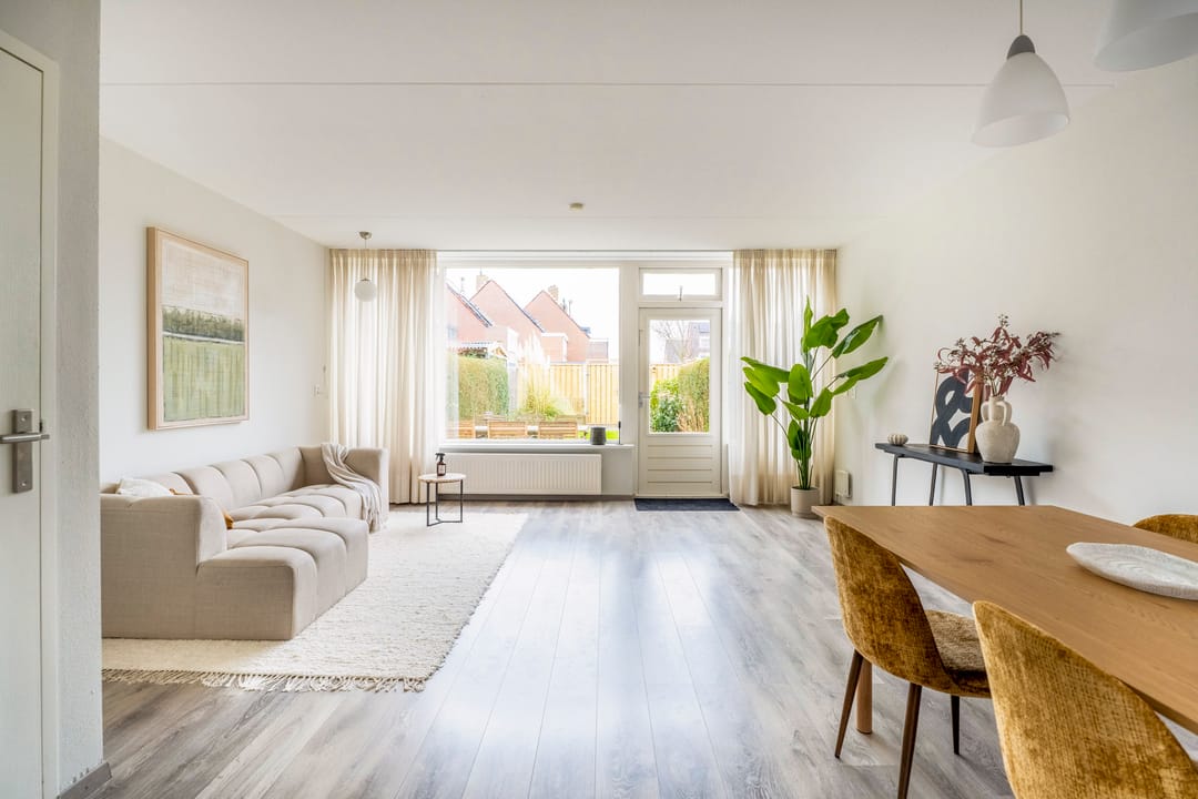 Foto 2 van Saturnus 45