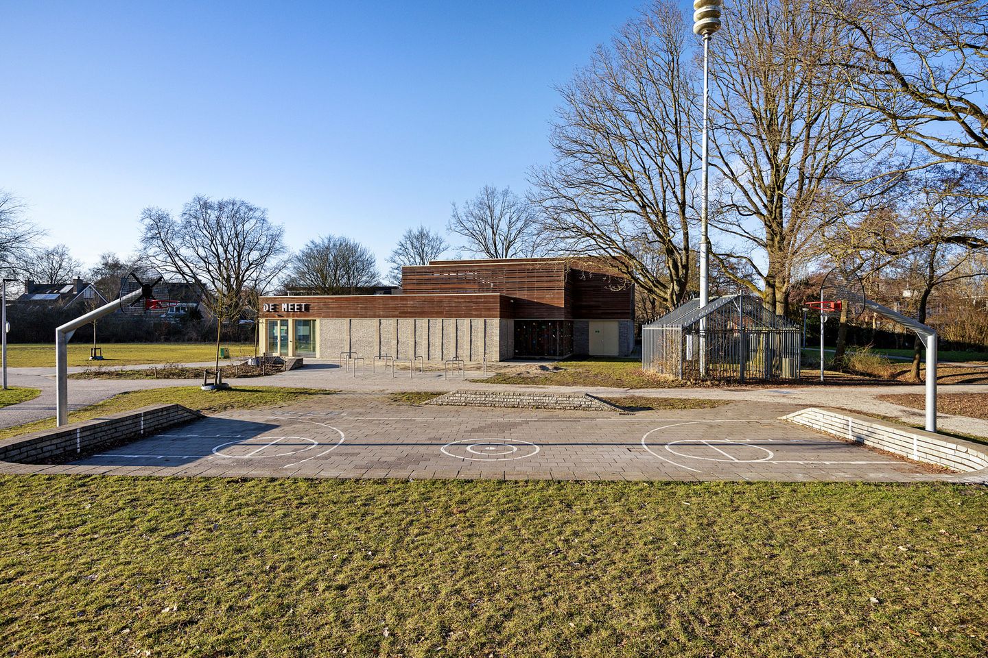 Foto 64 van Pinksterbloemweg 36