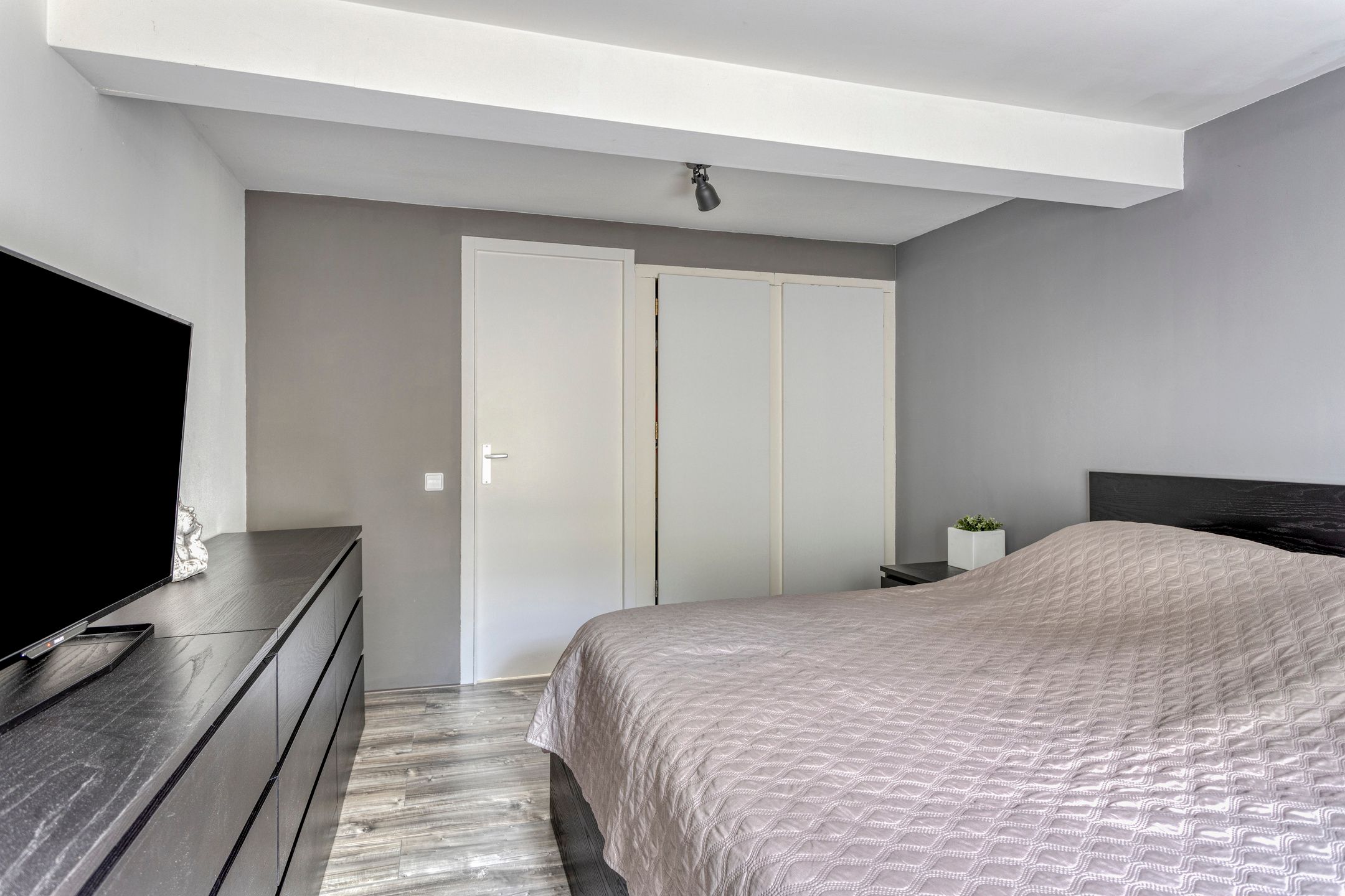 Photo 30 of Hollands Diepstraat 13