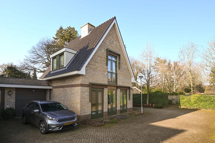 Foto 2 van Van Hogendorplaan 64