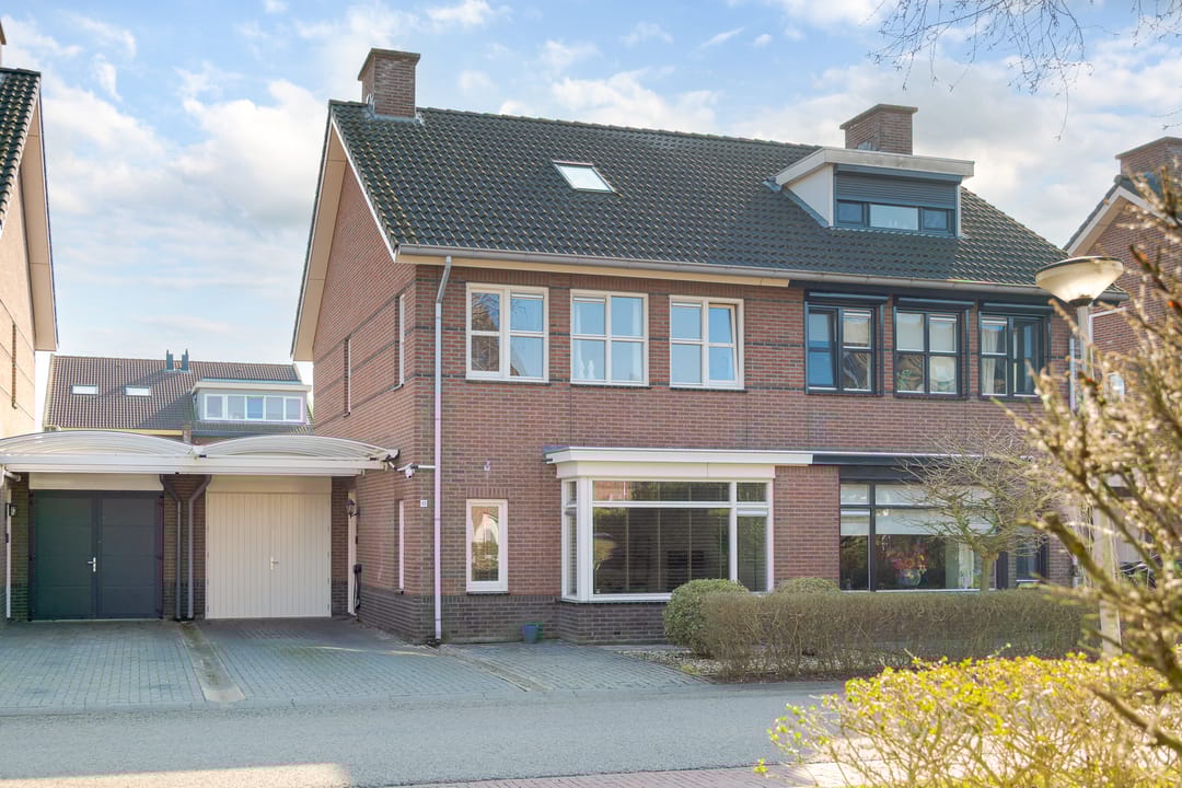 Foto 1 van Parnassia 13