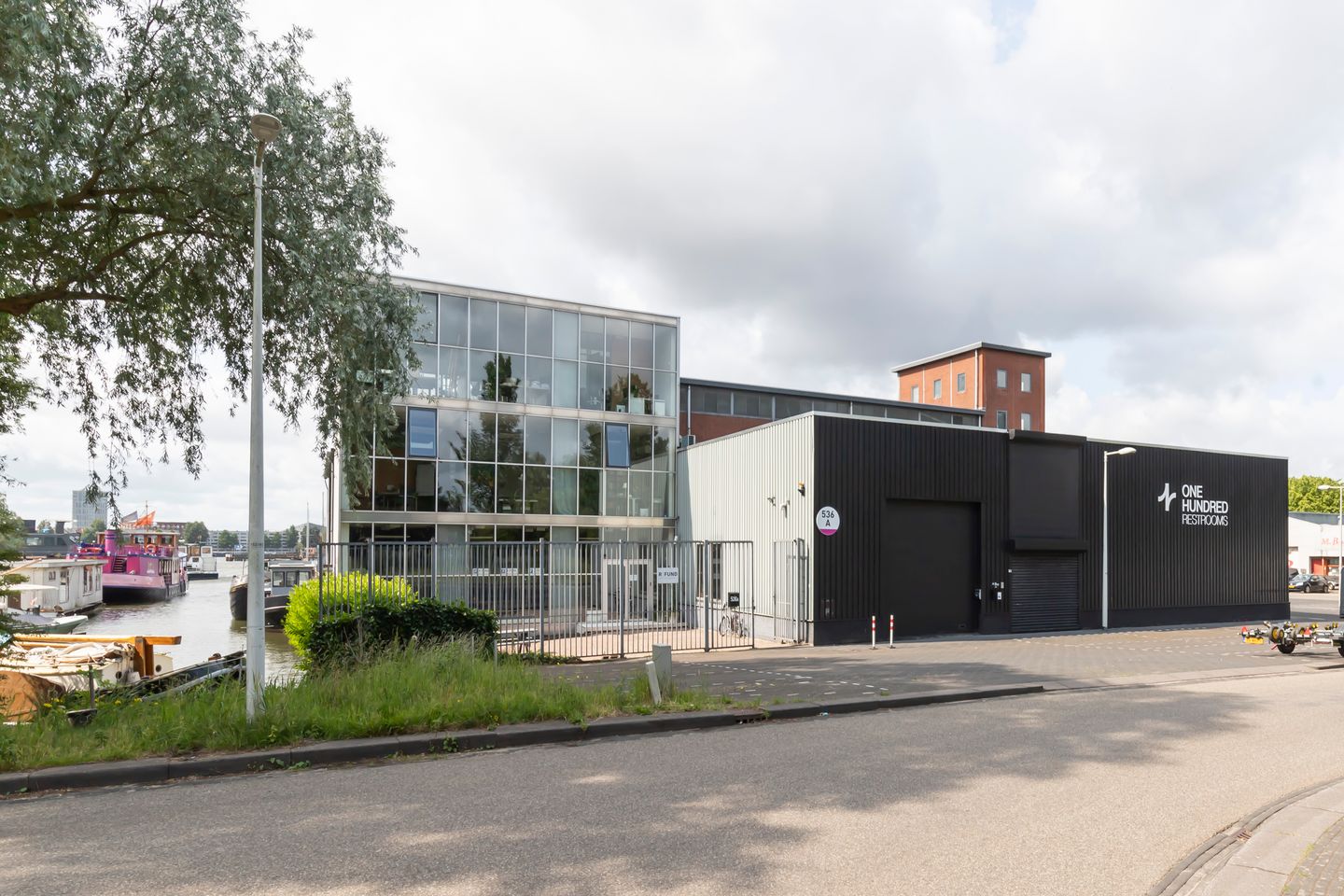 View photo 1 of Nieuwendammerdijk 536-A