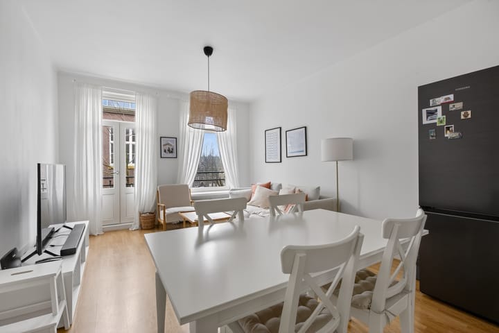 Photo 2 of Timorstraat 1-3