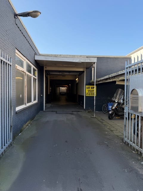 Bekijk foto 2 van Metaalbewerkerweg 19