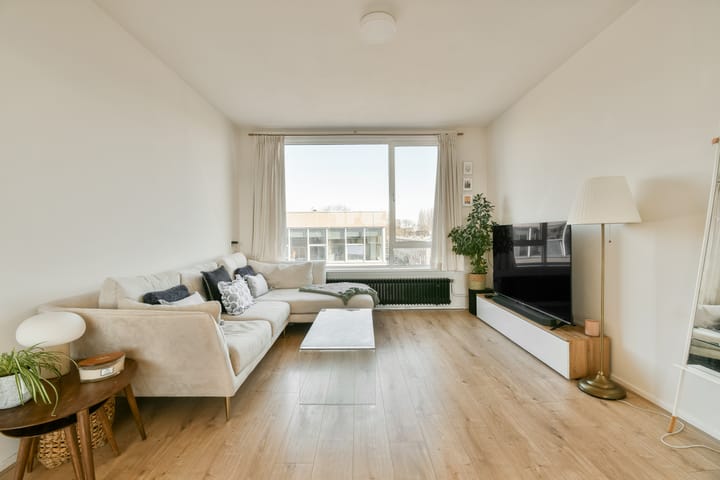 Photo 2 of Helmholtzstraat 54-3