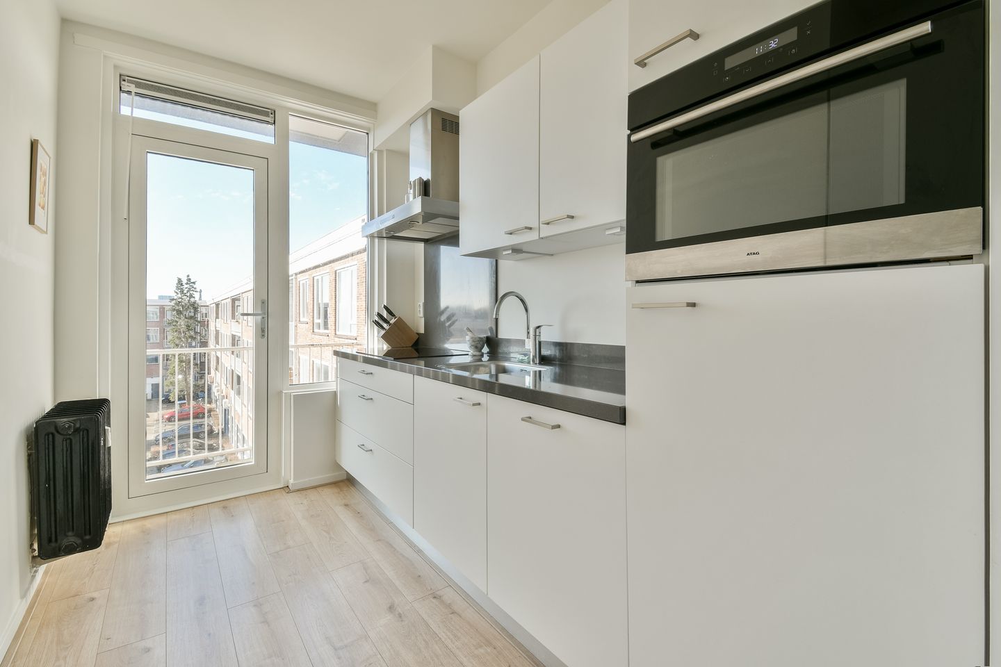 Photo 14 of Helmholtzstraat 54-3