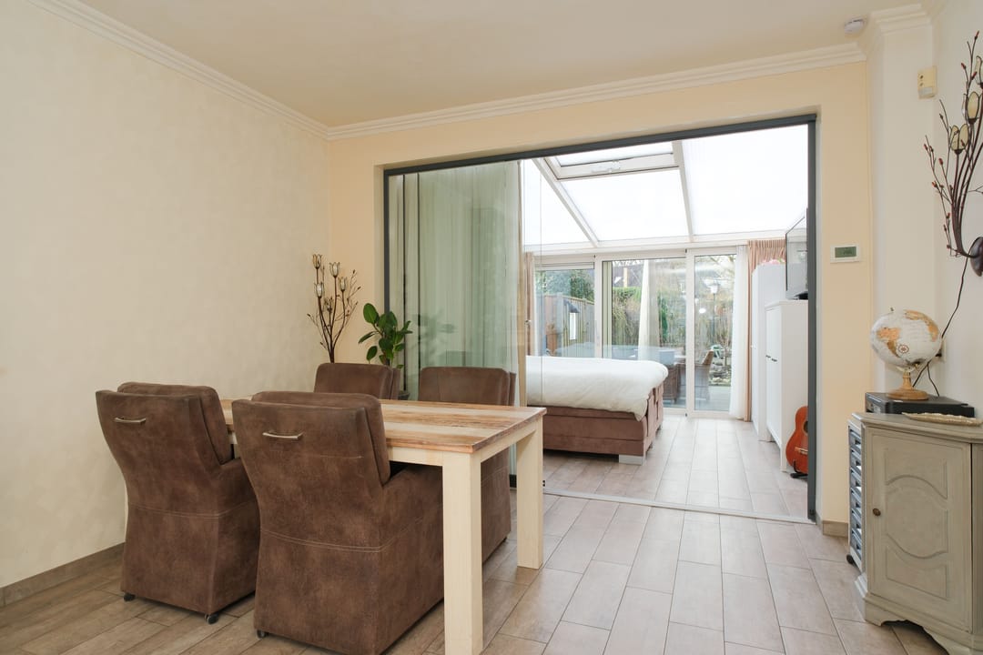 Characteristic Semi-Detached Family Home with Spacious Garden and Water View in Almelo — 7
